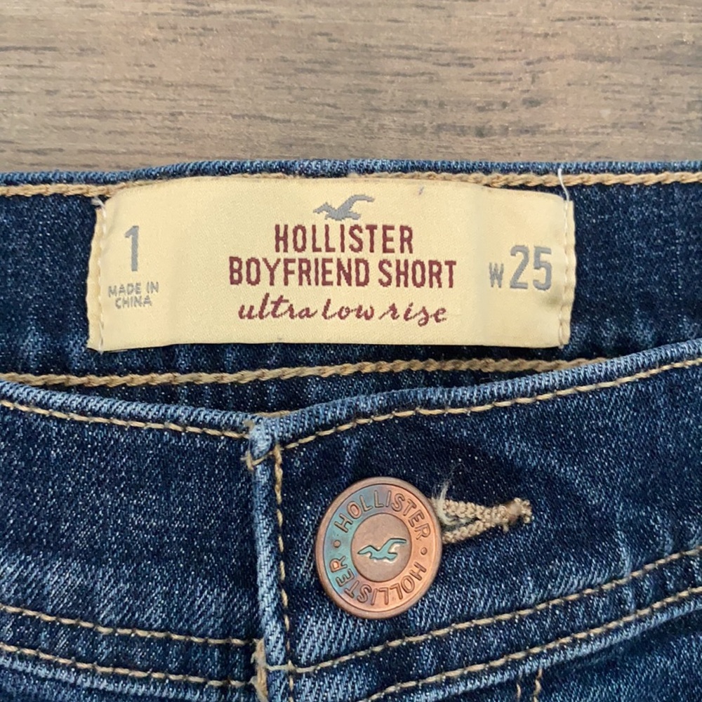 Hollister Ultra Low Rise Boyfriend Short Women’s Waist Size 25